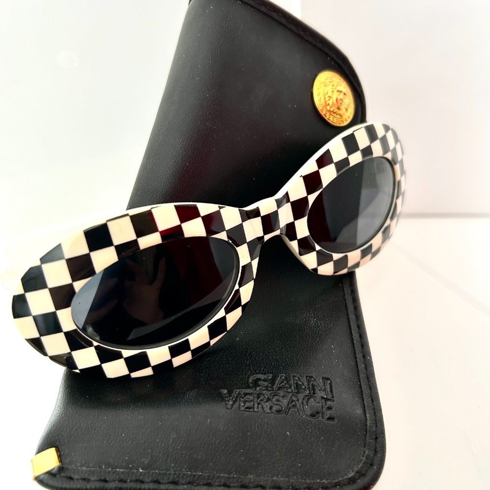 VINTAGE! Gianni Versace sunglasses - Picture 3 of 8